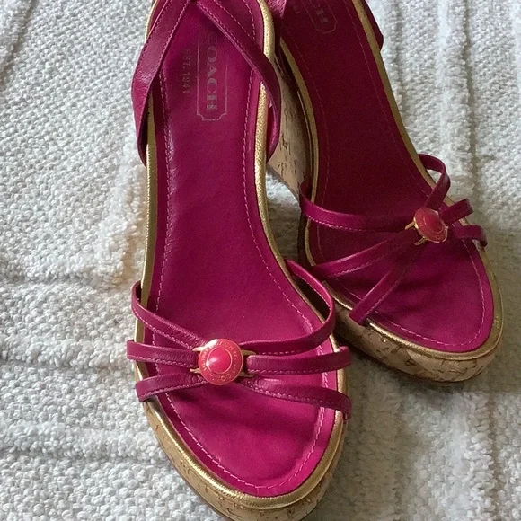 Beautiful fucsia Coach sandals size 7.5 - Picture 7 of 7